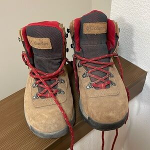 Columbia women’s hiking boots